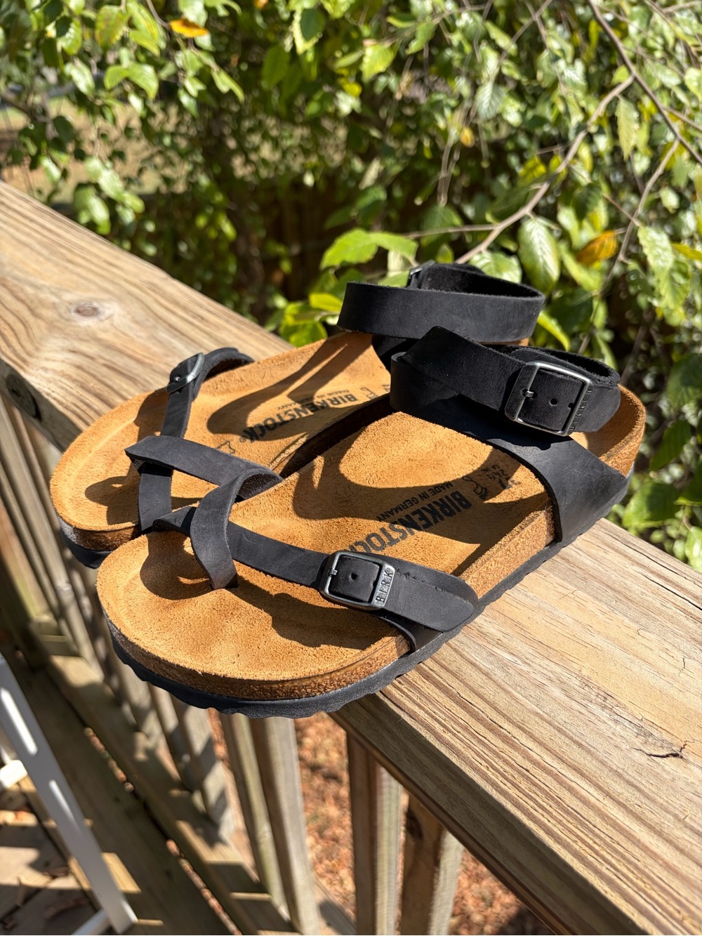 BIRKENSTOCK Yara Oiled Leather Sandals